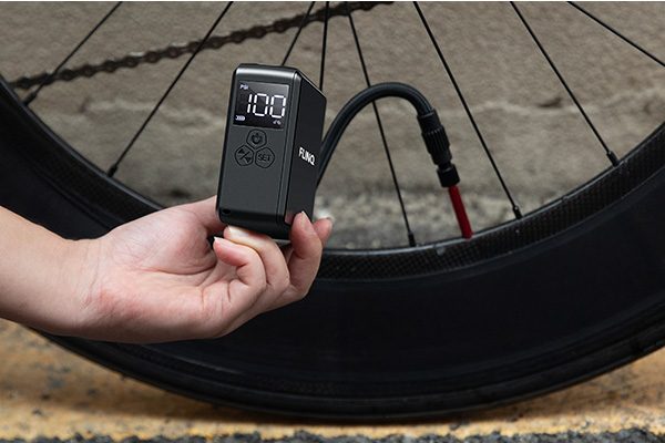 Compacte en draadloze luchtcompressor - FlinQ