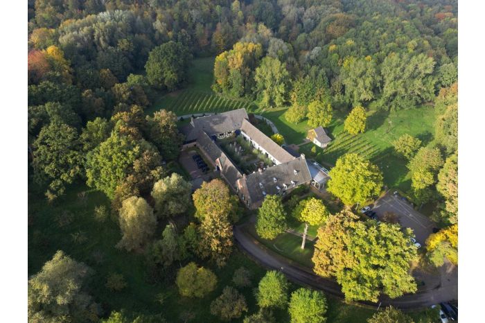 Ervaar luxe en rust in 16e-eeuwse herenboerderij in Zuid-Limburg | incl. culinair 4-gangendiner